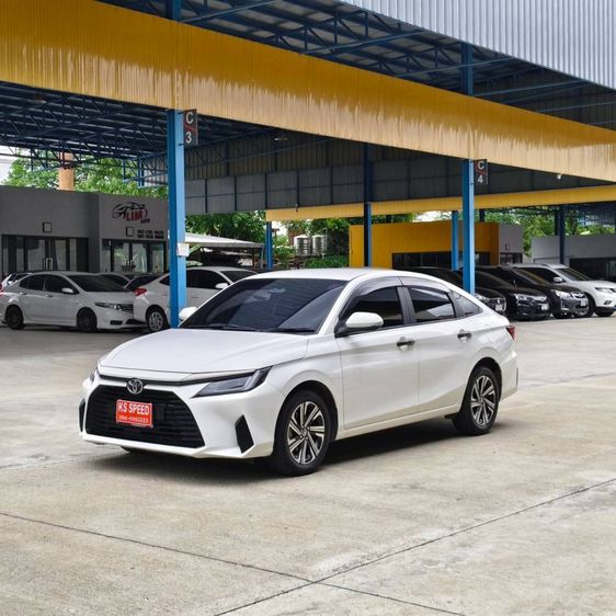 รถ Toyota Yaris ATIV 1.2 Smart สี ขาว