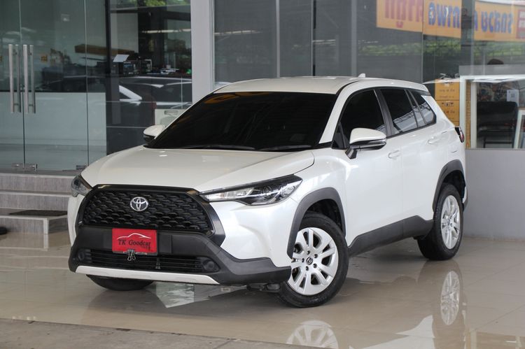 รถ Toyota Corolla Cross 1.8 Sport สี ขาว