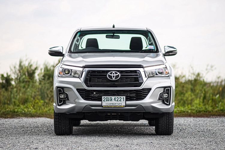 รถ Toyota Hilux Revo 2.4 Prerunner E Plus สี เทา