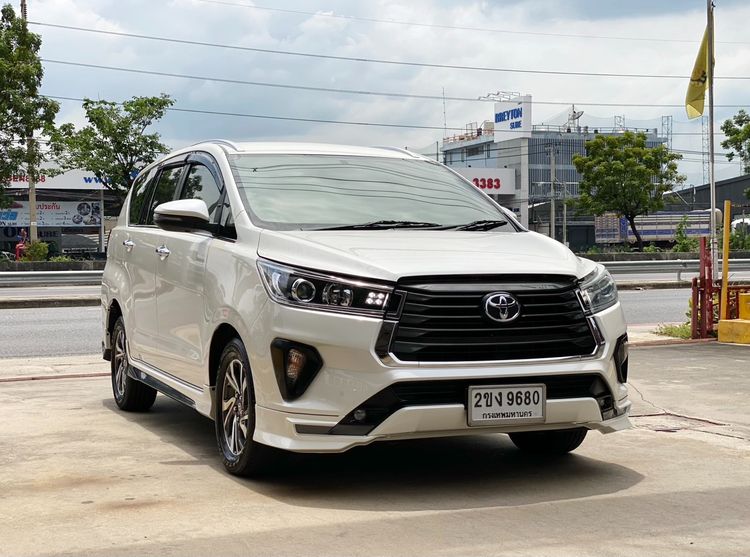 Toyota Innova 2021 2.8 Crysta Utility-car ดีเซล ไม่ติดแก๊ส เกียร์อัตโนมัติ ขาว