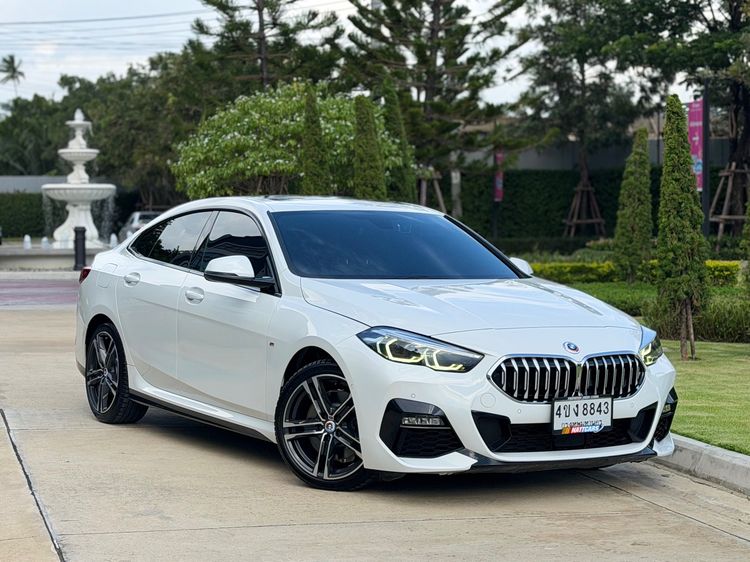 BMW Series 2 2022 220i Sedan เบนซิน ไม่ติดแก๊ส เกียร์อัตโนมัติ ขาว รูปที่ 3