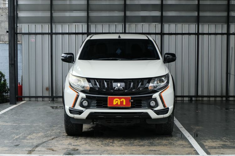 Mitsubishi Triton 2019 2.4 ATHLETE Pickup ดีเซล ไม่ติดแก๊ส เกียร์อัตโนมัติ ขาว รูปที่ 2