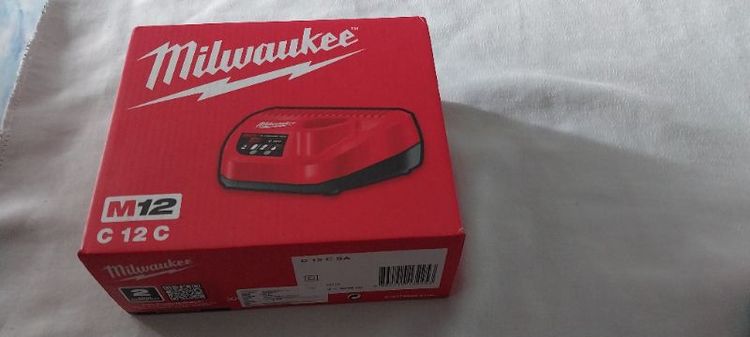 ขายแท่นชาร์จแบตเตอรี่ Milwaukee