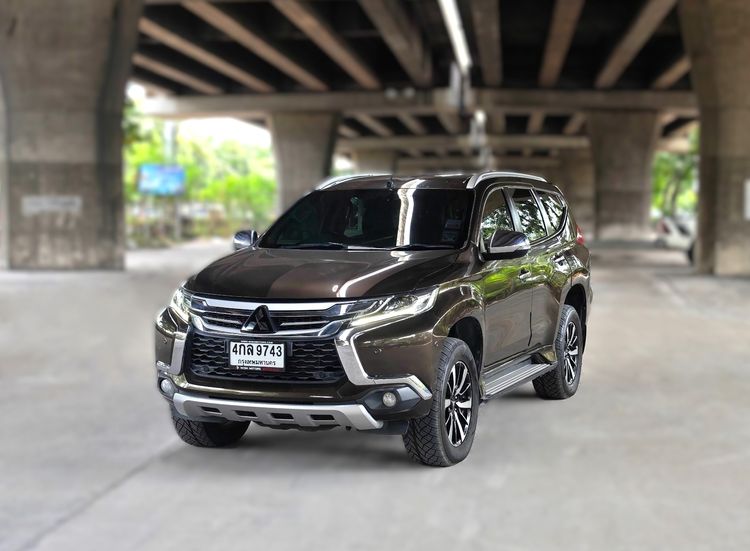รถ Mitsubishi Pajero Sport 2.4 GT Premium 4WD สี น้ำตาล