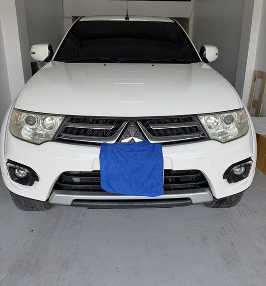 รถ Mitsubishi Pajero Sport 2.5 GLS สี ขาว