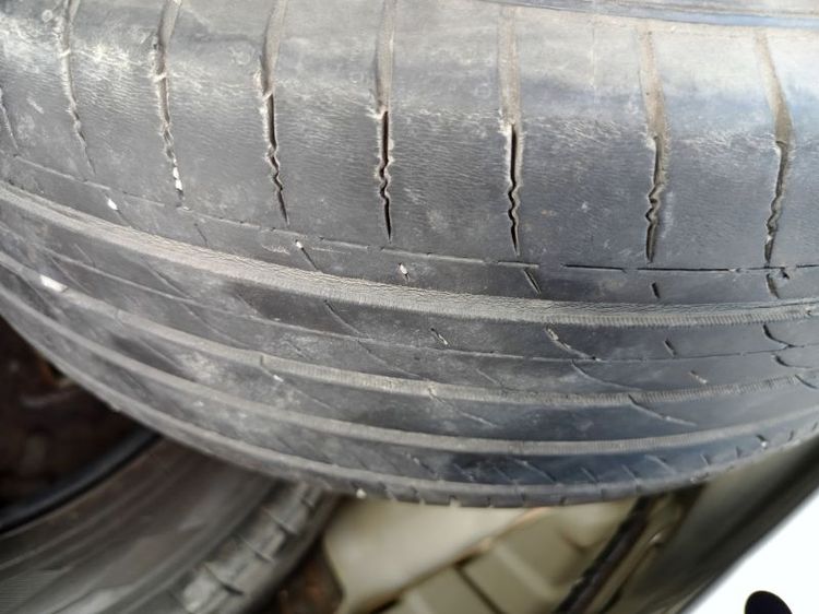 ขายยาง Toyo 215/60R16 ปี 23 รูปที่ 2