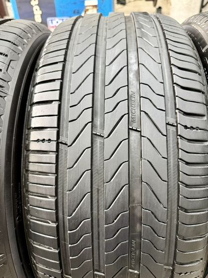 ยางน้องป้ายแดงขอบ 17” ยี่ห้อ MICHELIN รุ่น PRIMACY5 ขนาด 215-50R17 ปี 25 ดอกยางสวยพร้อมใช้งาน ไม่ปะ ไม่บวม รับประกัน รูปที่ 7