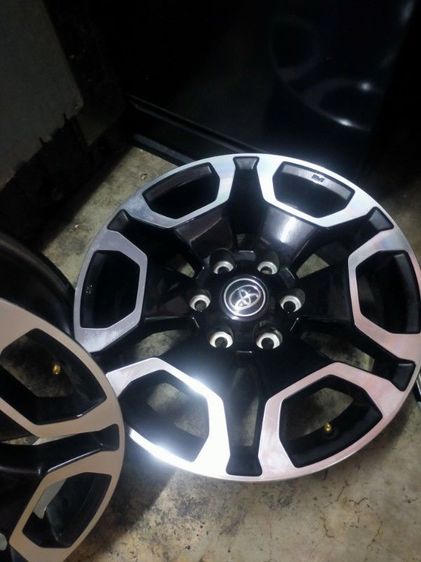 แม็กToyota Revo Rocco ขอบ18 แท้ถอดสวยๆ รูปที่ 2