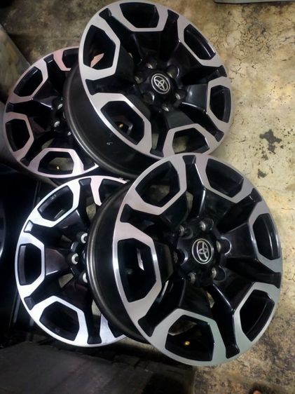 แม็กToyota Revo Rocco ขอบ18 แท้ถอดสวยๆ รูปที่ 5