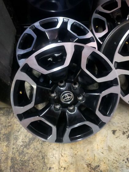 แม็กToyota Revo Rocco ขอบ18 แท้ถอดสวยๆ รูปที่ 7