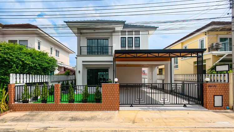 ขายบ้านเดี่ยว 2 ชั้น บ้านราชพฤกษ์ 4 นอน 3 น้ำ หทัยราษฎร์ มีนบุรี มีห้องนอนชั้นล่าง รีโนเวทใหม่