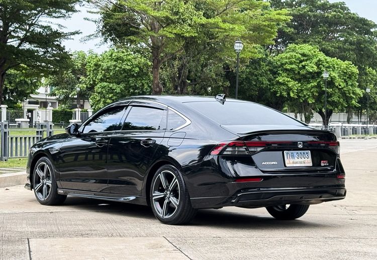 Honda Accord 2025 2.0 e:HEV RS Sedan ไฮบริด ไม่ติดแก๊ส เกียร์อัตโนมัติ ดำ รูปที่ 4