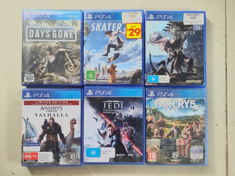 ขายแผ่นps4มือ2เล่นได้ปกติ ขายเหมารวม7แผ่น แผ่นfifaไม่มีกล่องแถมให้รวมส่งคับ ขายเพราะจะเอาเงินไปซื้อเกมอื่น