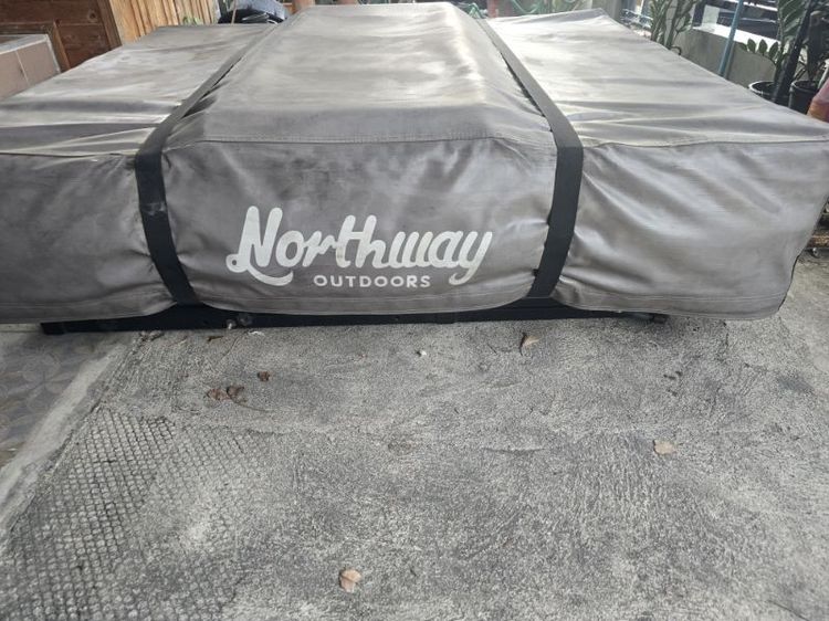 Northway เต็นท์หลังคารถพร้อมทาร์ป ขนาด 1.4(2-3ท่าน) ราคา 15,000