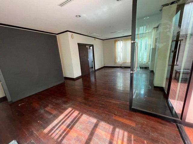 ให้เช่าอาคารสำนักงาน 3 ชั้น 270 ตรม. นาคนิวาส 12 ลาดพร้าว 71 พร้อมใช้งาน ใกล้เลียบด่วน ใกล้ BTS สายสีเหลือง (ลาดพร้าว 71) รูปที่ 3