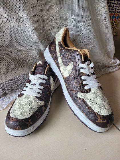 Nike รองเท้าผ้าใบ หนัง PU UK 10.5 | EU 45 1/3 | US 11 น้ำตาล รองเท้าหลุยส์ไนกี้แอร์