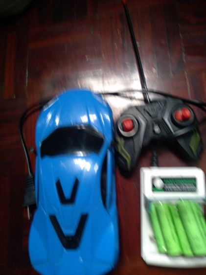 รถบังคับวิทยุและถ่านชาร์จพร้อมที่ชาร์จ รูปที่ 3