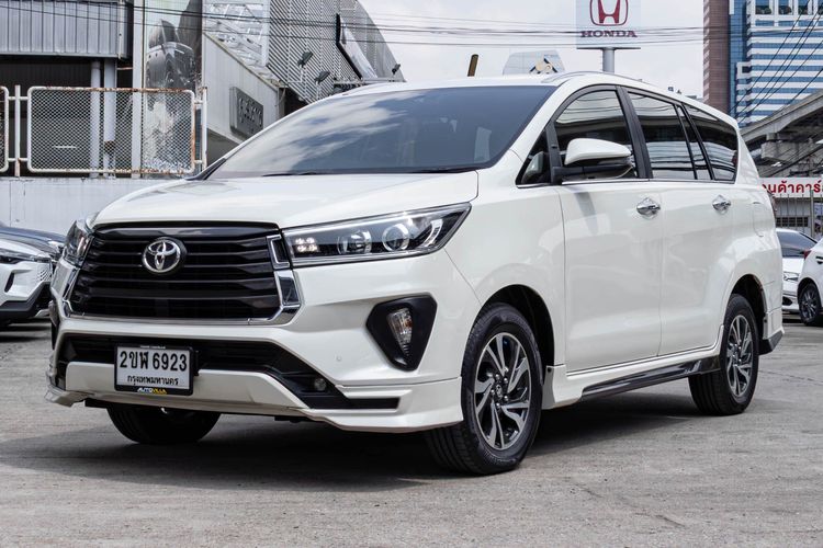 Toyota Innova 2022 2.8 Crysta Utility-car เบนซิน เกียร์อัตโนมัติ ขาว