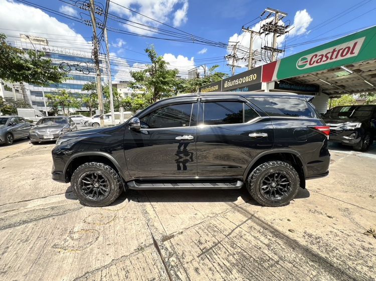 Toyota Fortuner 2021 2.4 V Utility-car ดีเซล ไม่ติดแก๊ส เกียร์อัตโนมัติ ดำ รูปที่ 2