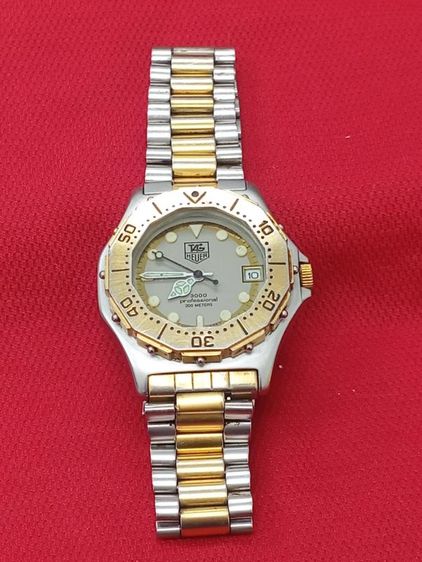 ทอง นาฬิกาข้อมือTAG Heuer 3000 Professional 200 Meters (ตระกูล 3000 Series)นาฬิกาดำน้ำวินเทจยอดนิยมจากยุค 1980s - 1990s