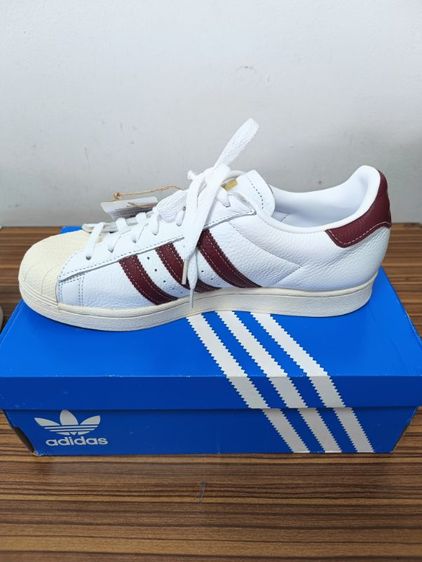 Adidas Superstar รหัสรุ่น GZ1603 โดยมีเฉดสีหลักคือ สีขาวแถบสีแดงเข้ม ซื้อมา4000ขาย1599บาท รูปที่ 7