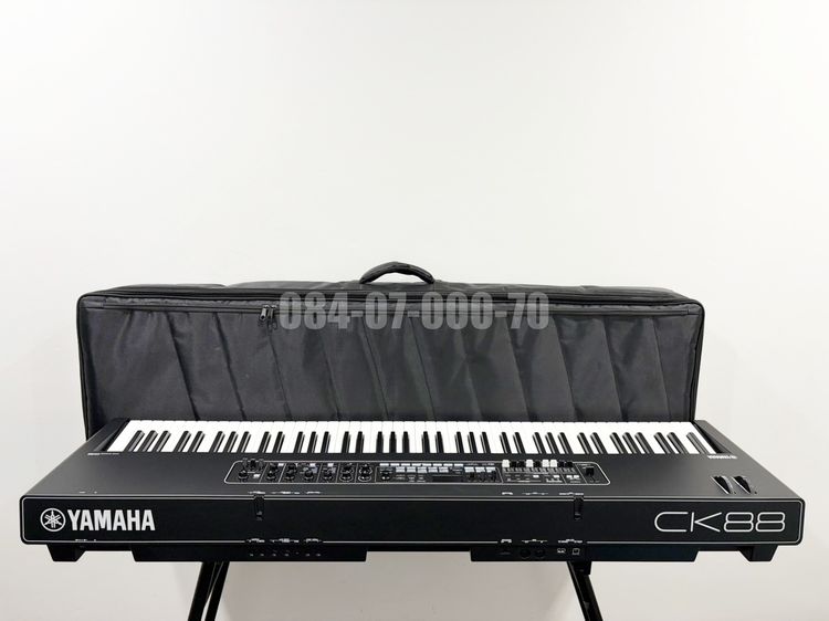 คีย์บอร์ดคุณภาพสูง YAMAHA CK88 สภาพกริบ