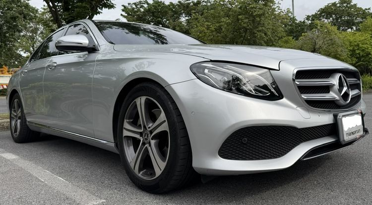 Mercedes-Benz E-Class 2019 E220d Sedan ดีเซล ไม่ติดแก๊ส เกียร์อัตโนมัติ บรอนซ์เงิน รูปที่ 3
