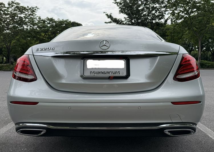 Mercedes-Benz E-Class 2019 E220d Sedan ดีเซล ไม่ติดแก๊ส เกียร์อัตโนมัติ บรอนซ์เงิน รูปที่ 2
