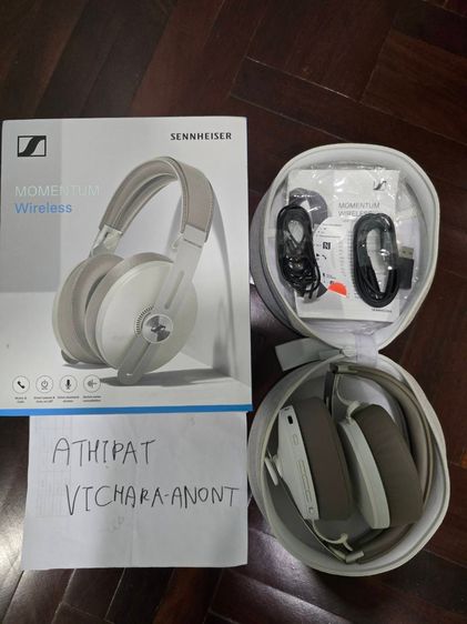 ขายหูฟัง Sennheiser momentum wireless 3 สภาพใหม่มาก ไม่ค่อยได้ใข้งาน อุปกรณ์ครบกล่อง