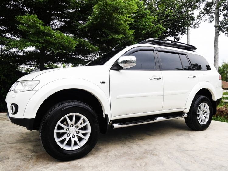 รถ Mitsubishi Pajero Sport 2.4 GT สี ขาว