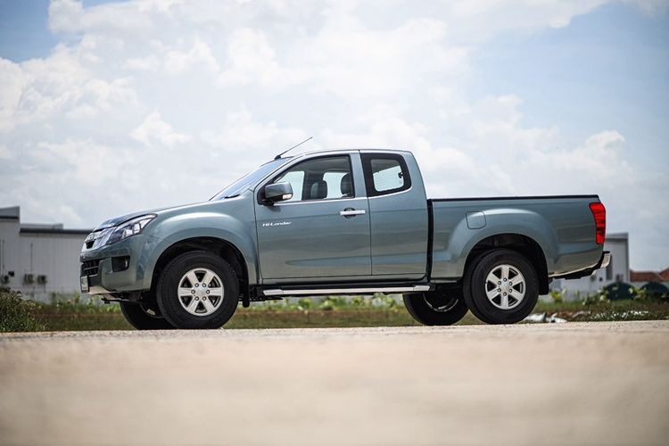 Isuzu D-MAX 2013 2.5 Hi-Lander Z Pickup ดีเซล ไม่ติดแก๊ส เกียร์ธรรมดา เทา รูปที่ 4