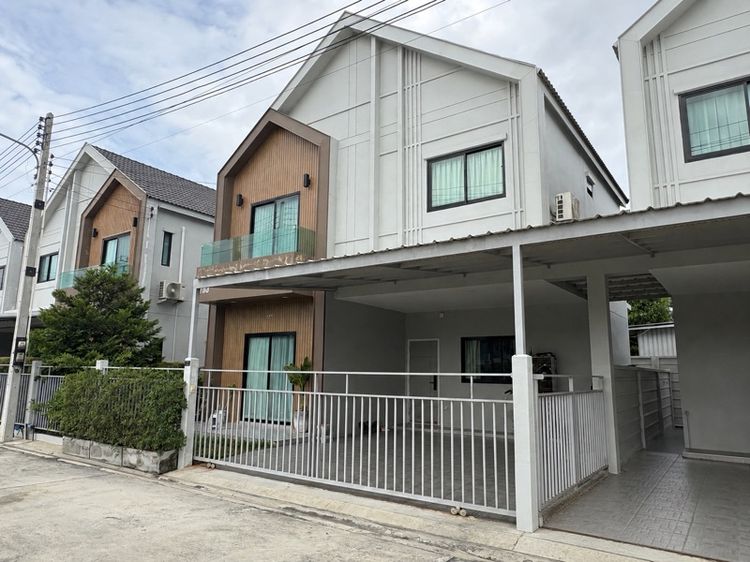 อื่นๆ 2023 📍 หมู่บ้านเอทาวน์ ศรีราชา - บ้านสวย ทำเลดี ศรีราชา 🔥🔥