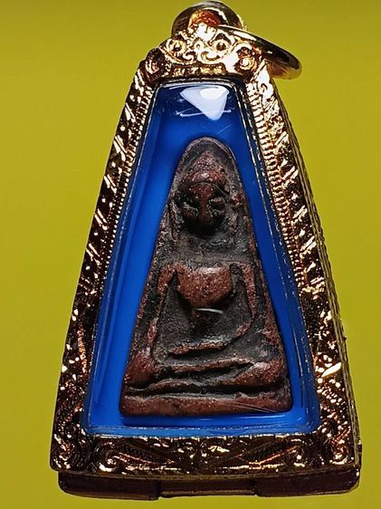 พระผงสุพรรณ กรุวัดพระศรีรัตนมหาธาตุ จ.สุพรรณบุรี กรุเก่า สภาพสวยเดิมจากกรุ น่าใช้มากครับ