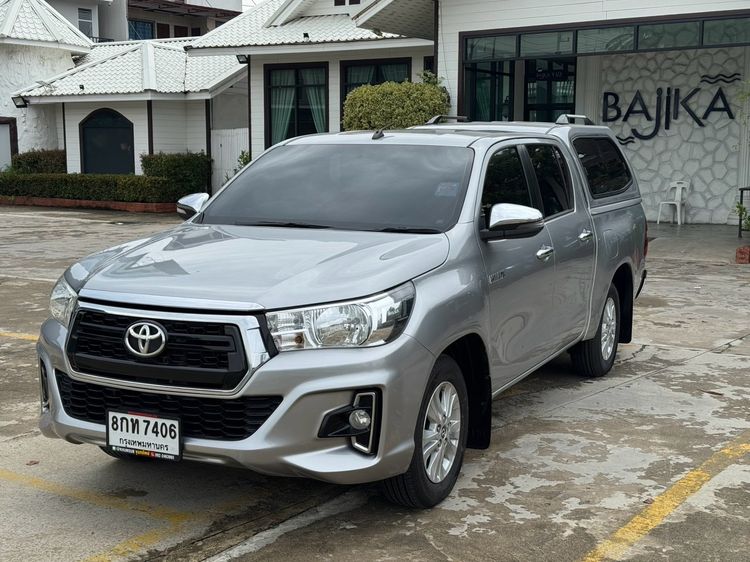 รถ Toyota Hilux Revo 2.4 J Plus สี บรอนซ์เงิน