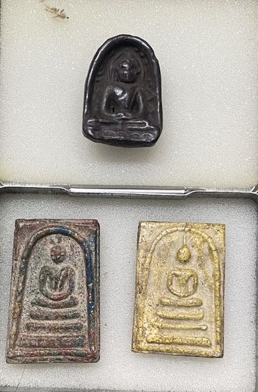 พระเครื่องยกเซต 3 องค์ 200 บาท
