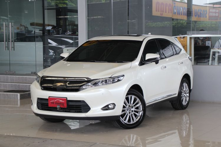 รถ Toyota Harrier 2.0 Premium สี ขาว