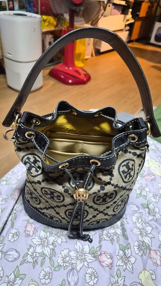 กระเป๋าสะพาย tory burch พร้อมสายค่ะ