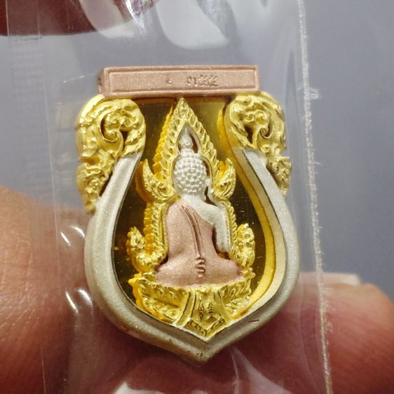เหรียญเสมา พระพุทธชินราช เนื้อเงินสามกษัตริย์ พิมพ์เล็ก รุ่นมหาจักรพรรดิ วัดพระศรีรัตนมหาธาตุวรวิหาร ปี2545 พร้อมกล่องเดิม รูปที่ 6