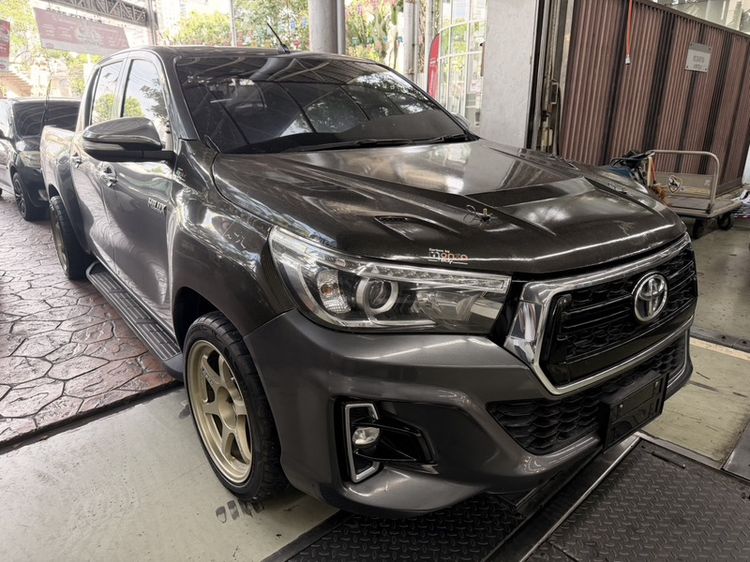 รถ Toyota Hilux Revo 2.4 E สี เทา