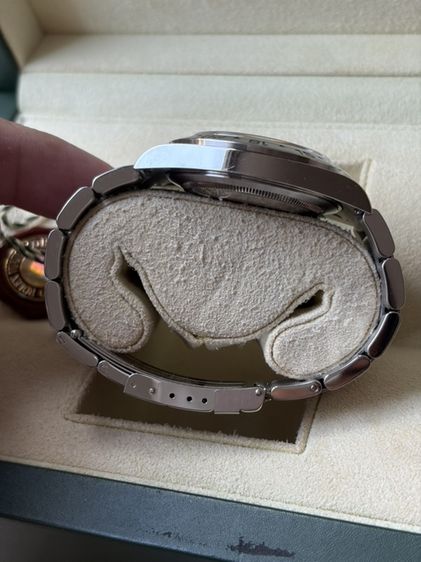 rolex explorer ll ข้างตัน สลักใน รูปที่ 10