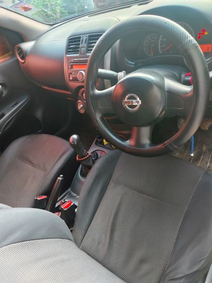 รถ Nissan Almera 1.2 E สี ดำ