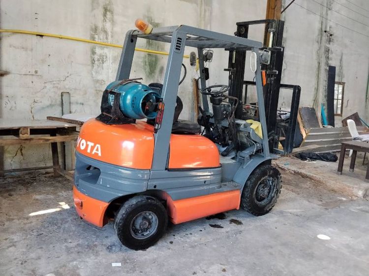 รถ ForkLift Toyota รุ่นF6