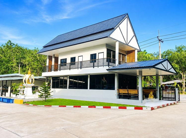 ขาย ให้เช่า ขายต่ำกว่าราคาประเมิน โรงงานหีบเมล็ดในปาล์ม ชุมพร พร้อมเครื่องจักร รง.4 โรงงานเป็นพื้นปูน ที่ดิน 3 ไร่ รูปที่ 2
