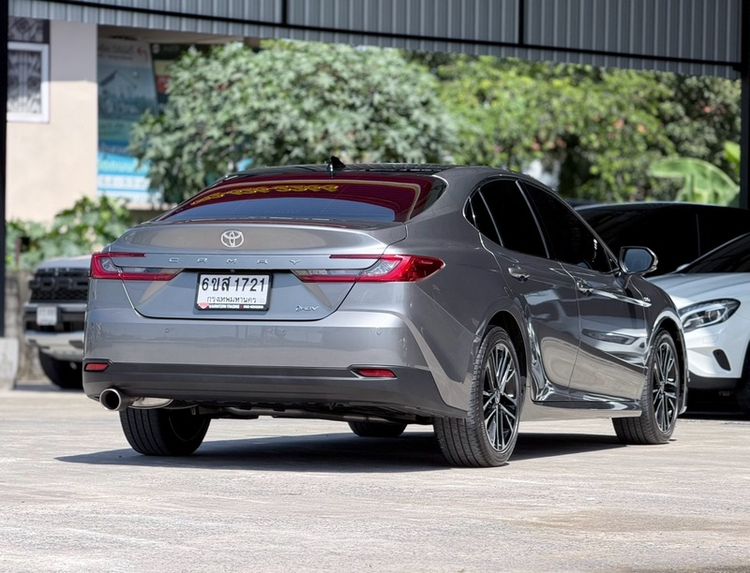 Toyota Camry 2025 2.5 HEV Premium Luxury Sedan ไฮบริด ไม่ติดแก๊ส เกียร์อัตโนมัติ เทา รูปที่ 4