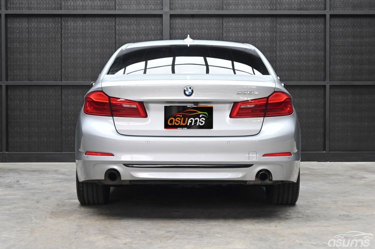 BMW Series 5 2019 530e Sedan ปลั๊กอินไฮบริด (PHEV) ไม่ติดแก๊ส เกียร์อัตโนมัติ บรอนซ์เงิน รูปที่ 4