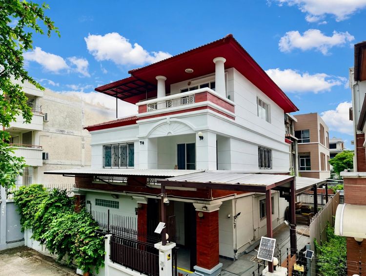 ตกแต่งครบ ขายบ้านเดี่ยว 3 ชั้น 60.5 ตร.วา ซอยอารีย์สัมพันธ์ 1 จอดรถ 5 คัน พื้นที่ใช้สอย 360 ตร.ม ทำเลดี สงบ เป็นส่วนตัว รูปที่ 4
