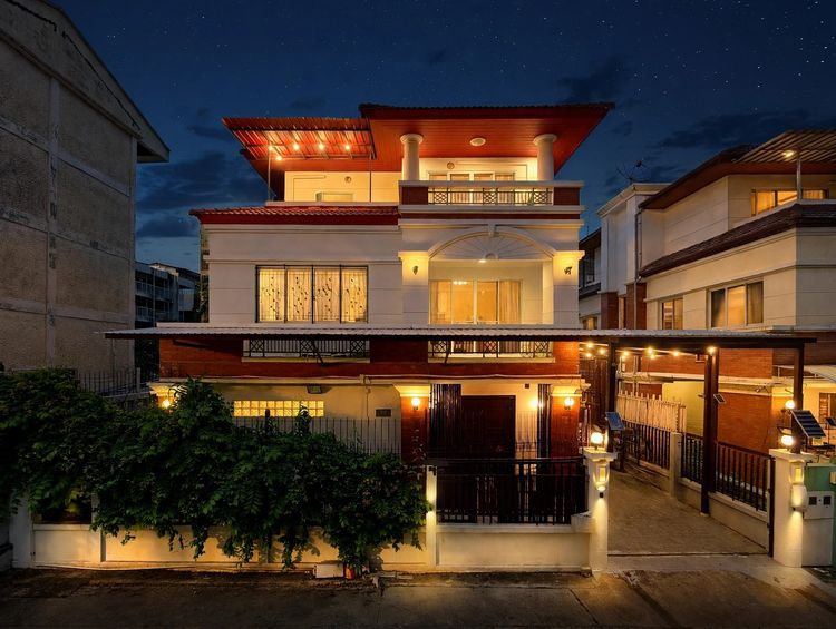 ตกแต่งครบ ขายบ้านเดี่ยว 3 ชั้น 60.5 ตร.วา ซอยอารีย์สัมพันธ์ 1 จอดรถ 5 คัน พื้นที่ใช้สอย 360 ตร.ม ทำเลดี สงบ เป็นส่วนตัว รูปที่ 2