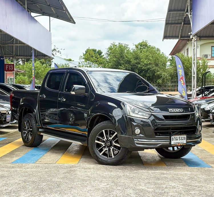 รถ Isuzu D-MAX 1.9 Hi-Lander Stealth Z Prestige สี ดำ