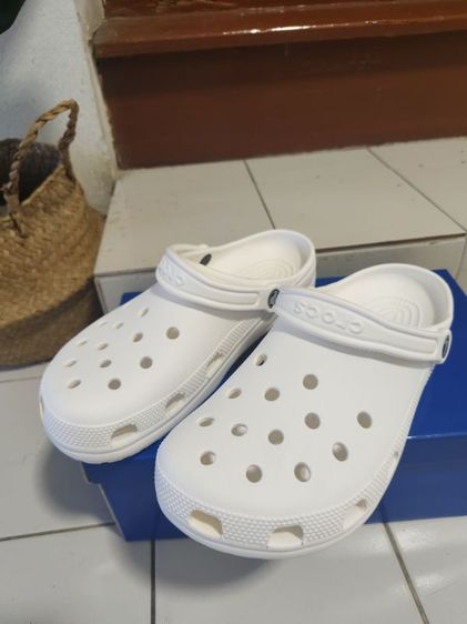 รองเท้า crocs classic แท้ ใหม่มาก พื้นเต็มๆ