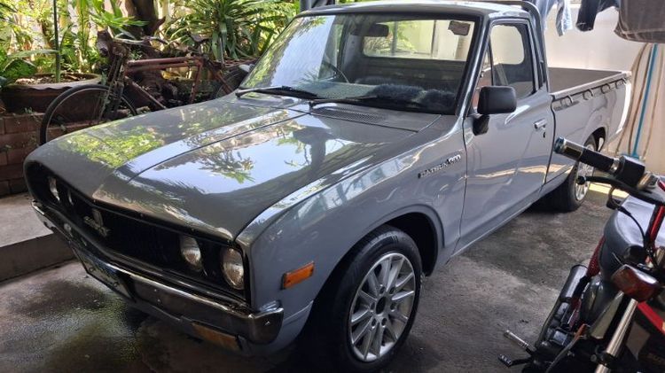 พี่ชายฝากขาย รถยนต์ NISSAN Datsun ช้างเหยียบ 4ขอ สีใหม่ เทาแลมโบ แต่งสวย เปลี่ยนกระบะใหม่ สแตนเลสสวยเลย โครงสร้างไม่ผุ เครื่อง nissan